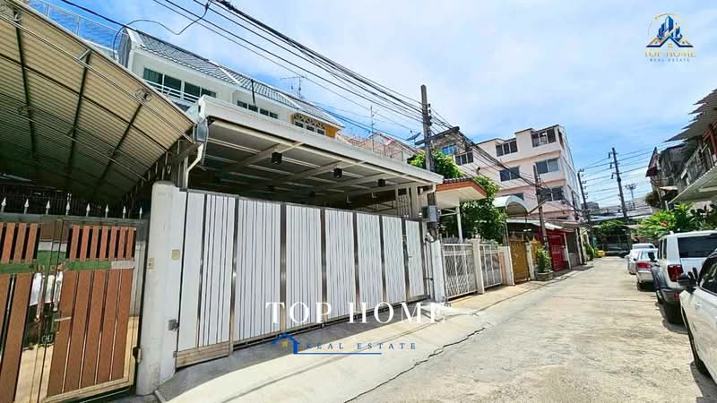 ขายด่วน! ทาวน์โฮม 3.5 ชั้น รีโนเวทใหม่ทั้งหลัง ซอยสาธุประดิษฐ์ 40 ทำเลกลางเมือง พร้อมเข้าอยู่, Bangkok, Bang Pong Pang, Yan Nawa, Bangkok, 5 Bedrooms, 220 sqm, Townhouse For Sale, by คุณเจ, 500457527 - DDproperty.com