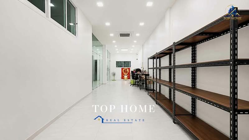 ขายด่วน! ทาวน์โฮม 3.5 ชั้น รีโนเวทใหม่ทั้งหลัง ซอยสาธุประดิษฐ์ 40 ทำเลกลางเมือง พร้อมเข้าอยู่, กรุงเทพ, บางโพงพาง, ยานนาวา, กรุงเทพ, 220 ตร.ม., ทาวน์เฮ้าส์ ขาย, โดย คุณเจ, 500457527 - DDproperty.com