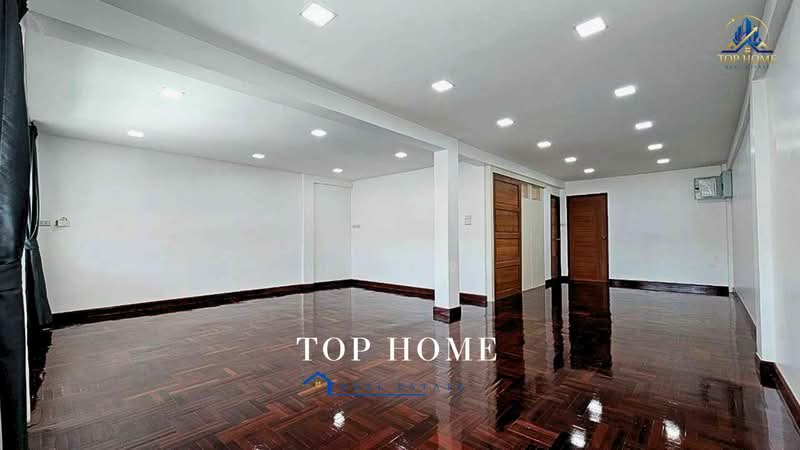 ขายด่วน! ทาวน์โฮม 3.5 ชั้น รีโนเวทใหม่ทั้งหลัง ซอยสาธุประดิษฐ์ 40 ทำเลกลางเมือง พร้อมเข้าอยู่, Bangkok, Bang Pong Pang, Yan Nawa, Bangkok, 5 Bedrooms, 220 sqm, Townhouse For Sale, by คุณเจ, 500457527 - DDproperty.com