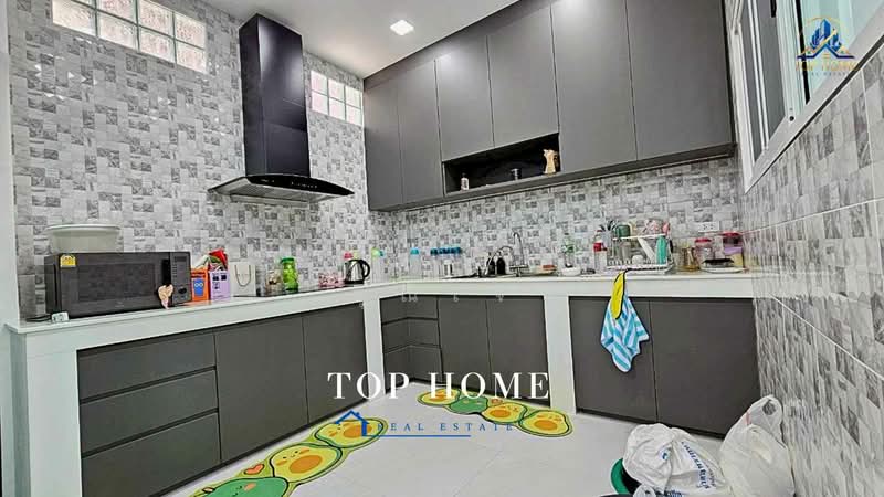 ขายด่วน! ทาวน์โฮม 3.5 ชั้น รีโนเวทใหม่ทั้งหลัง ซอยสาธุประดิษฐ์ 40 ทำเลกลางเมือง พร้อมเข้าอยู่, Bangkok, Bang Pong Pang, Yan Nawa, Bangkok, 5 Bedrooms, 220 sqm, Townhouse For Sale, by คุณเจ, 500457527 - DDproperty.com