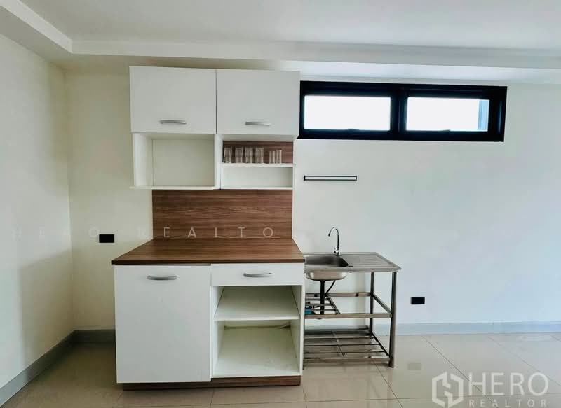 For Sale 4-Storey Home Office 237 sq.m. near BTS Punnawithi, Phra Khanong, Bangkok BRE20334, Bangkok, Bang Chak, Phra Khanong, Bangkok, , 237 sqm, Office Space For Sale, by Hero Realtor Co., Ltd., 500457552 - DDproperty.com