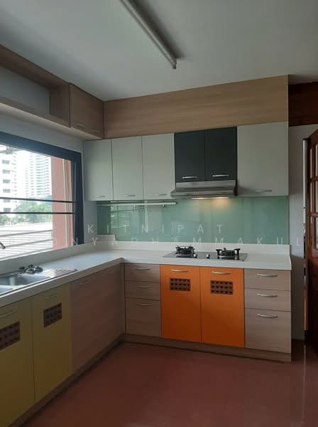 City Nest Apartment, Bangkok, Soi Sukhumvit 41, Khlong Tan Nua, Watthana, Bangkok, 3 Bedrooms, 225 sqm, Condo For Rent, by Kitnipat Boonyadhammakul, 500457553 - DDproperty.com