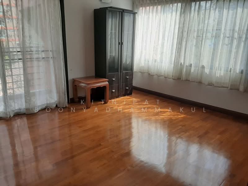 City Nest Apartment, Bangkok, Soi Sukhumvit 41, Khlong Tan Nua, Watthana, Bangkok, 3 Bedrooms, 225 sqm, Condo For Rent, by Kitnipat Boonyadhammakul, 500457553 - DDproperty.com