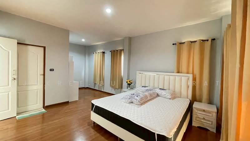 undefined, Bangkok, Chorake Bua, Lat Phrao, Bangkok, 4 Bedrooms, 160 sqm, Single Detached House For Rent, by Jakree Buajatturat, 500457582 - DDproperty.com