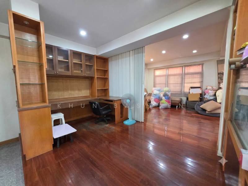 อาคารพาณิชย์ ติดถนนหลวงแพ่งลาดกระบัง, กรุงเทพ, หลวงแพ่ง, ขุมทอง, ลาดกระบัง, กรุงเทพ, 320 ตร.ม., บ้านแฝด ขาย, โดย Khun Bastien, 500457635 - DDproperty.com
