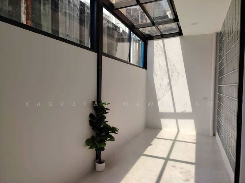 Townhome Ekkamai 22, Bangkok, Khlong Tan Nua, Watthana, Bangkok, 3 Bedrooms, 200 sqm, Townhouse For Sale, by Kanrutai Dawruang, 500457677 - DDproperty.com