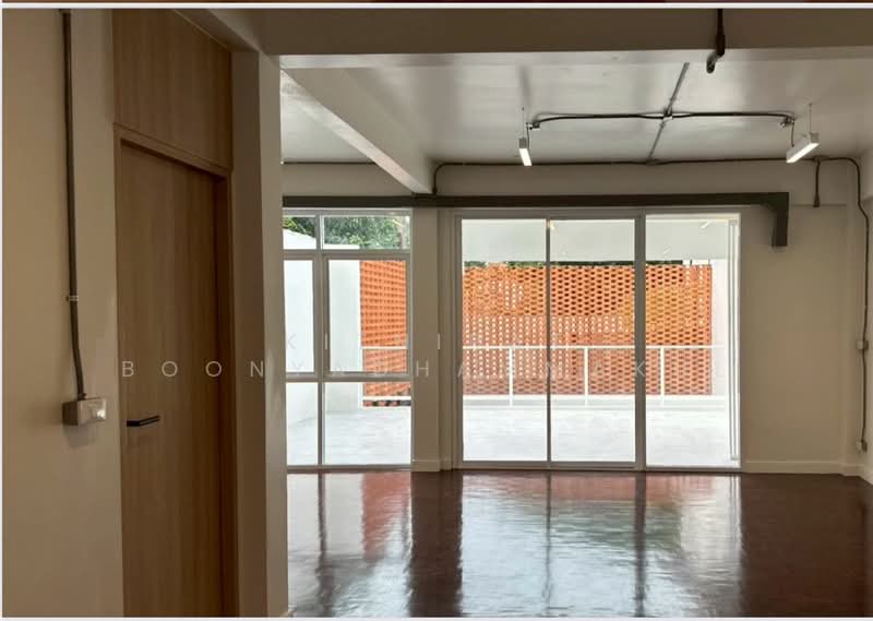 3-BR House, Bangkok, Khlong Tan Nua, Watthana, Bangkok, 3 Bedrooms, 400 sqm, Single Detached House For Rent, by Kitnipat Boonyadhammakul, 500457686 - DDproperty.com