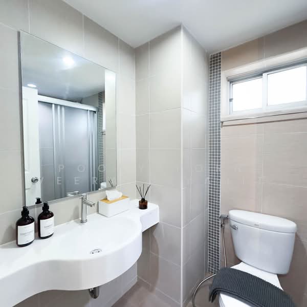 Lumpini Ville Chaeng Watthana-Pak Kret, Nonthaburi, Chaeng Watthana Road, Pak Kret, Nonthaburi, 1 Bedroom, 40 sqm, Condo For Sale, by Poonyaporn Veerabulyarit, 500457697 - DDproperty.com