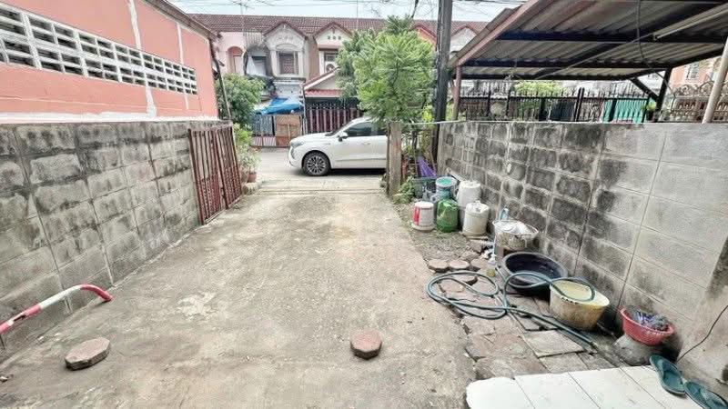 Baan Rin Thong Lamlukka, Pathum Thani, Khu Khot, Lam Luk Ka, Pathum Thani, 2 Bedrooms, 80 sqm, Townhouse For Sale, by คุณ อนาคต ( อนาคต ), 500457742 - DDproperty.com