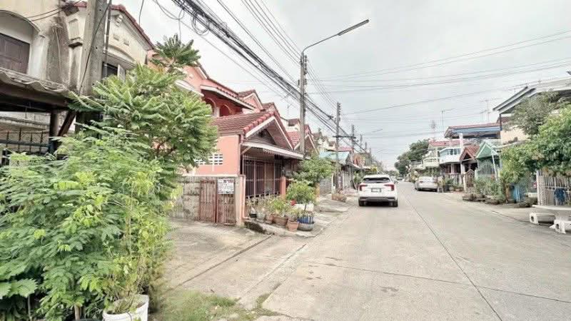 Baan Rin Thong Lamlukka, Pathum Thani, Khu Khot, Lam Luk Ka, Pathum Thani, 2 Bedrooms, 80 sqm, Townhouse For Sale, by คุณ อนาคต ( อนาคต ), 500457742 - DDproperty.com