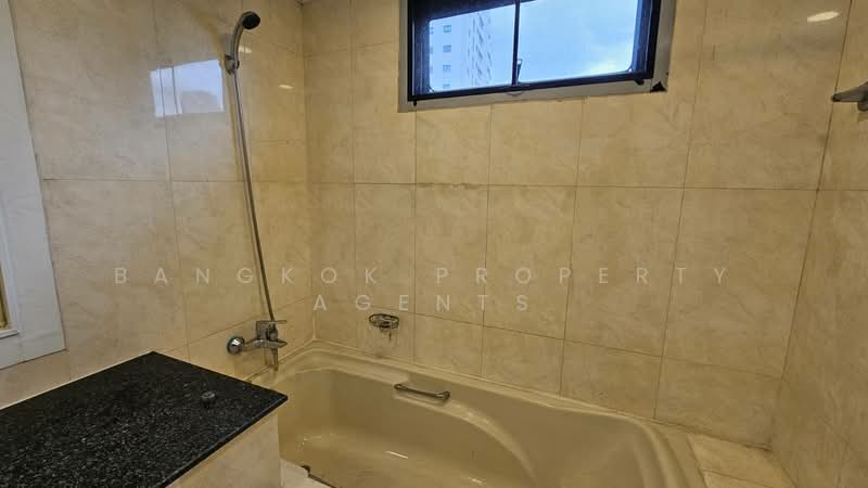 Cosmo Villa, Bangkok, 33 ซอยสุขุมวิท 12 ถนนสุขุมวิท แขวง/เขตคลองเตย กทม., Khlong Toei, Bangkok, 3 Bedrooms, 250 sqm, Condo For Rent, by BANGKOK PROPERTY AGENTS, 500457743 - DDproperty.com