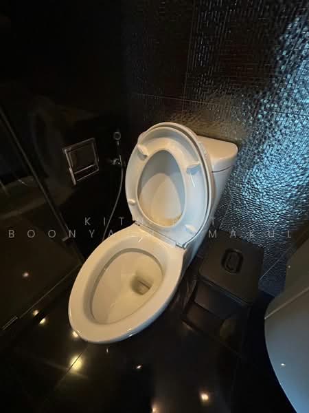 Rhythm Sukhumvit 36-38, Bangkok, 55 Soi Sukhumvit 36, Sukhumvit Road, Phra Kanong, Khlong Toei, Bangkok, 1 Bedroom, 34 sqm, Condo For Rent, by Kitnipat Boonyadhammakul, 500457772 - DDproperty.com
