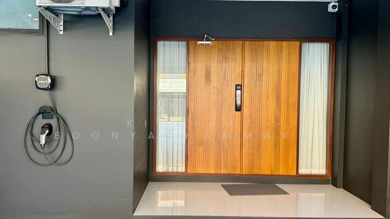 Plume Watcharaphon-Ekkamai, Bangkok, Soi Sukhaphiban 10, Sukhaphiban 5 Road, Tha Rang, Bang Khen, Bangkok, 3 Bedrooms, 170 sqm, Townhouse For Rent, by Kitnipat Boonyadhammakul, 500457794 - DDproperty.com