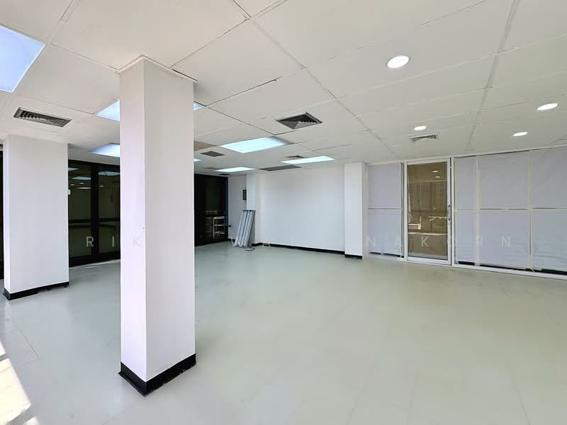 Office ติด BTS ชิดลม, เปิดแอร์ได้ 24 ชม., มี café, ร้านค้าในตึก, กรุงเทพ, ลุมพินี, ปทุมวัน, กรุงเทพ, 80 ตร.ม., สำนักงาน ให้เช่า, โดย Sirikul Wattanakorn, 500457816 - DDproperty.com