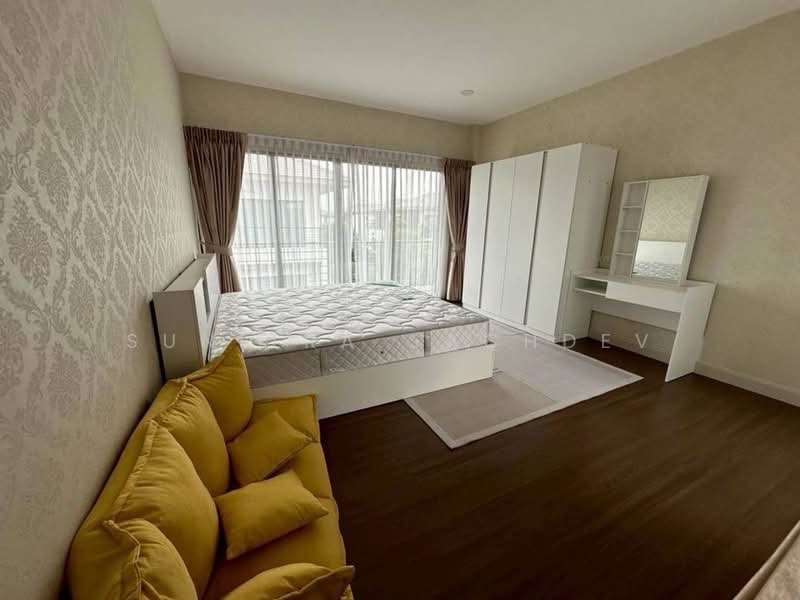 Baan Lumpini Suanluang Rama 9 Phase 2, Bangkok, Chaloem Phrakiat Rama 9 Road, Prawet, Bangkok, 5 Bedrooms, 310 sqm, Single Detached House For Rent, by Sunitra Sachdev, 500457840 - DDproperty.com