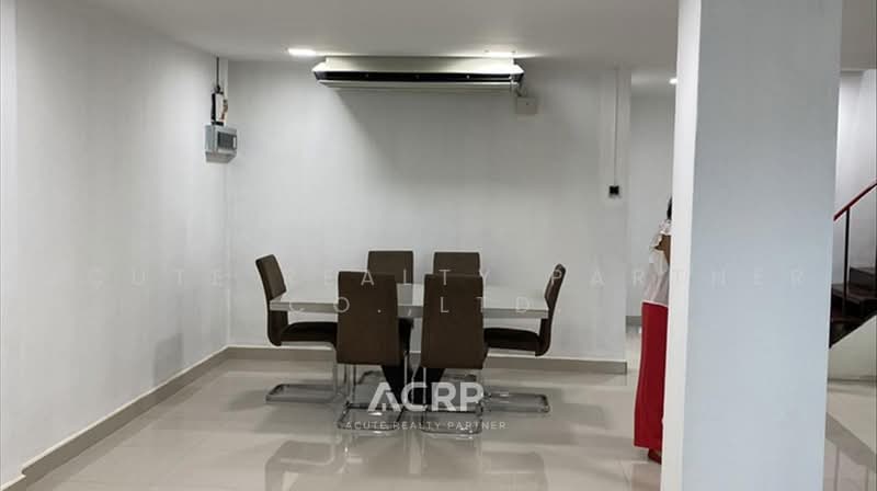 Townhouse/Home-office for rent in Sukhumvit 26. close to BTS Promphong. Pet friendly house, Bangkok, Khong Tan, Khlong Toei, Bangkok, 3 Bedrooms, 200 sqm, Townhouse For Rent, by Acute Realty Partner Co.,Ltd., 500457871 - DDproperty.com