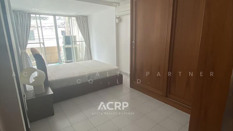 Townhouse/Home-office for rent in Sukhumvit 26. close to BTS Promphong. Pet friendly house, Bangkok, Khong Tan, Khlong Toei, Bangkok, 3 Bedrooms, 200 sqm, Townhouse For Rent, by Acute Realty Partner Co.,Ltd., 500457871 - DDproperty.com