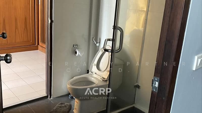 Townhouse/Home-office for rent in Sukhumvit 26. close to BTS Promphong. Pet friendly house, Bangkok, Khong Tan, Khlong Toei, Bangkok, 3 Bedrooms, 200 sqm, Townhouse For Rent, by Acute Realty Partner Co.,Ltd., 500457871 - DDproperty.com