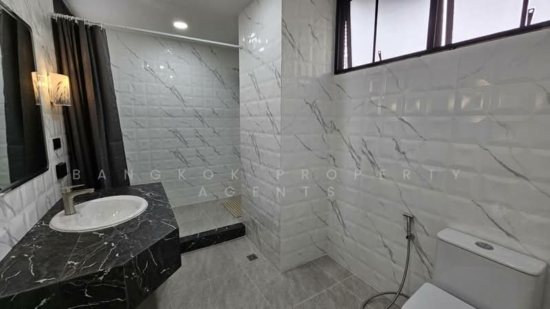 Tongtip Mansion, Bangkok, Soi Sukhumvit 47, Khlong Tan Nua, Watthana, Bangkok, 3 Bedrooms, 251 sqm, Condo For Rent, by BANGKOK PROPERTY AGENTS, 500457873 - DDproperty.com