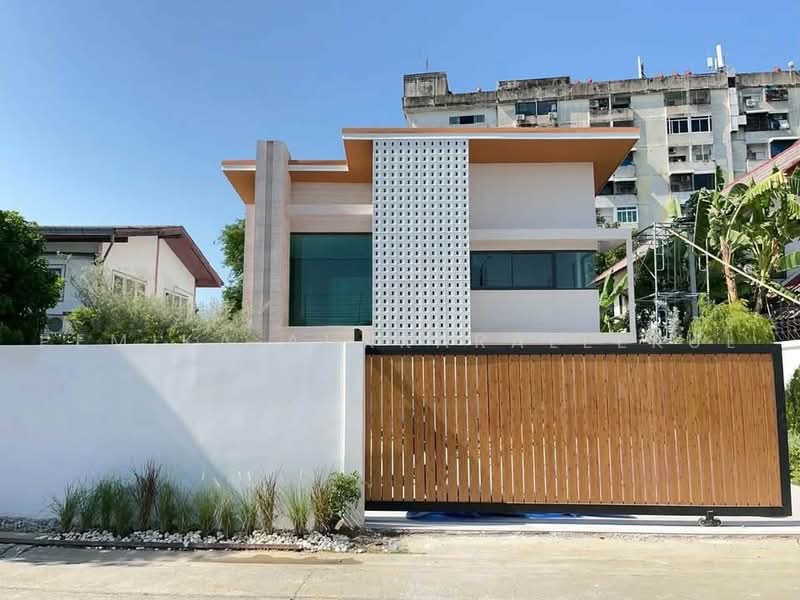 บ้าน 4-ห้องนอน, กรุงเทพ, ลาดพร้าว, กรุงเทพ, 320 ตร.ม., บ้านเดี่ยว ขาย, โดย Pemika Aukkaraleekul, 500458075 - DDproperty.com