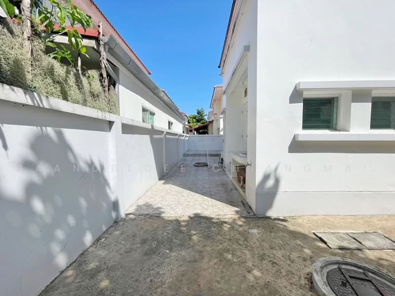 A house for rent near Big C Mae Hia, Chiang Mai Rental Price: 30,000 THB/month Property ID: No.8H013, Chiang Mai, Su Thep, Muang Chiang Mai, Chiang Mai, 3 Bedrooms, 220 sqm, Single Detached House For Rent, by Baandeedee Chiangmai, 500458091 - DDproperty.com