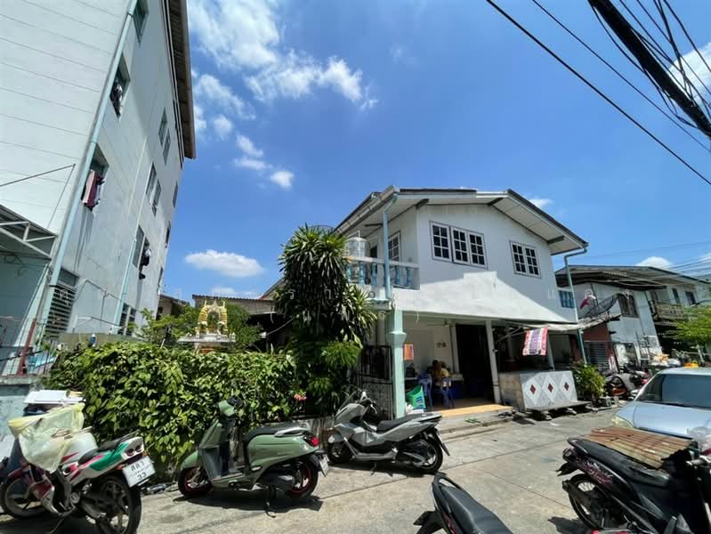 บ้าน + ห้องเช่า 2 ชั้น 59 ตร.ว. ซอยลาดพร้าว132 ถนนลาดพร้าว, Bangkok, ถนนลาดพร้าว, Khlong Chan, Bang Kapi, Bangkok, 5 Bedrooms, 180 sqm, Single Detached House For Sale, by คุณ สุภัตรา พลอยแดง (แพร), 500458127 - DDproperty.com