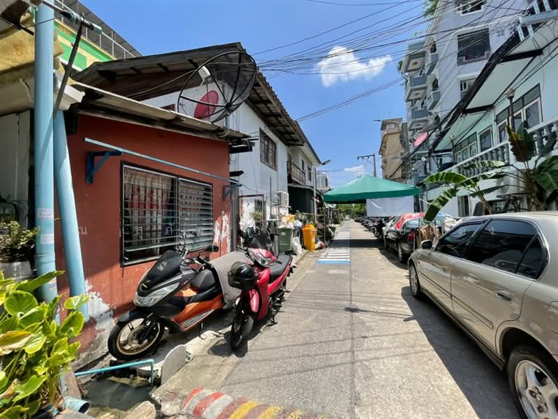 บ้าน + ห้องเช่า 2 ชั้น 59 ตร.ว. ซอยลาดพร้าว132 ถนนลาดพร้าว, Bangkok, ถนนลาดพร้าว, Khlong Chan, Bang Kapi, Bangkok, 5 Bedrooms, 180 sqm, Single Detached House For Sale, by คุณ สุภัตรา พลอยแดง (แพร), 500458127 - DDproperty.com