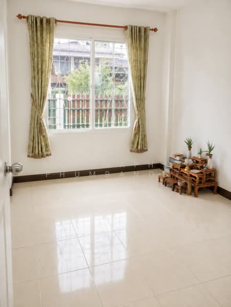 Two-story townhouse for sale in Panaview 5 Village, Samnak Bok, Chonburi, near Amata Industrial Esta, Chon Buri (Pattaya), Sanak Bok, Muang Chon Buri, Chon Buri (Pattaya), 3 Bedrooms, 110 sqm, Townhouse For Sale, by Khommaphat Phumbandit, 500458173 - DDproperty.com