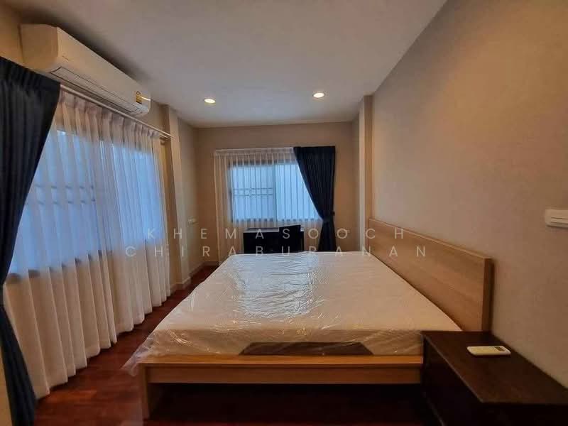 Patio Kalapapruek-Sathorn, Bangkok, Kanchanaphisek, Bang Khae, Bangkok, 5 Bedrooms, 400 sqm, Townhouse For Rent, by Khemasooch Chiraburanan, 500458176 - DDproperty.com