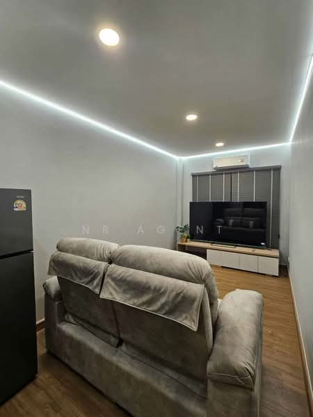Centro Bangna, Samut Prakan, 111 Soi 3, Bang Kaeo, Bang Plee, Samut Prakan, 4 Bedrooms, 300 sqm, Single Detached House For Sale, by NR AGENT, 500458208 - DDproperty.com