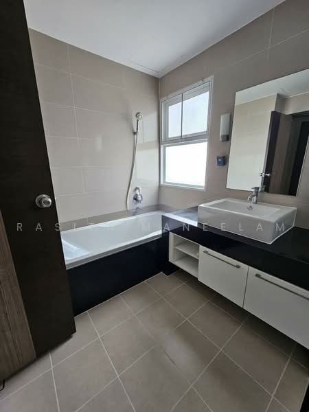 Supalai River Resort, Bangkok, 99 Charoennakhon Road, Samlae, Thon Buri, Bangkok, 3 Bedrooms, 180 sqm, Condo For Rent, by Rasita Maneelam, 500458219 - DDproperty.com