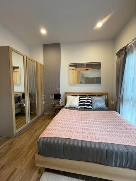 Burasiri Krungthep Kreetha, Bangkok, 95 Soi Pracha Ruam Chai, Hua Mak, Bang Kapi, Bangkok, 4 Bedrooms, 196 sqm, Single Detached House For Rent, by Khemasooch Chiraburanan, 500458252 - DDproperty.com