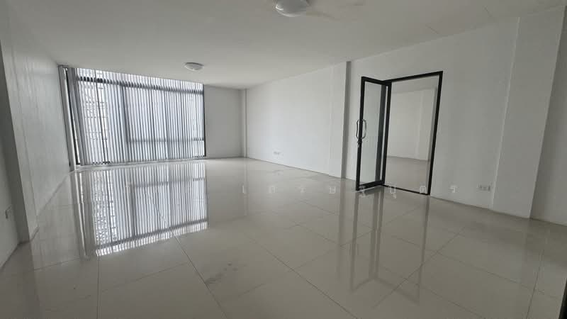 ฟิฟธ์ เอเวนิว มีโชค, Chiang Mai, Nong Chom, San Sai, Chiang Mai, , 180 sqm, Shophouse For Rent, by สุภัคค์ เศรษฐบุตร, 500458304 - DDproperty.com