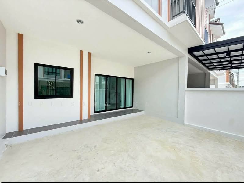 undefined, Chon Buri (Pattaya), Nong Pru, Bang Lamung (Pattaya), Chon Buri (Pattaya), 3 Bedrooms, 250 sqm, Townhouse For Rent, by Supitsara  Sangarun, 500458328 - DDproperty.com