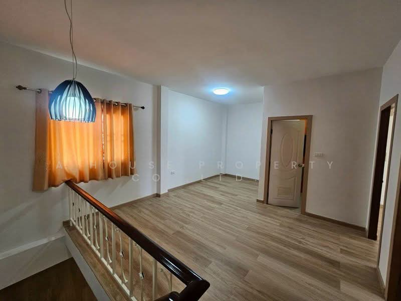 Two-story townhouse in Wang Hin Soi, Sriracha. Newly renovated throughout, Chon Buri (Pattaya), Surasak, Si Racha, Chon Buri (Pattaya), 3 Bedrooms, 84 sqm, Townhouse For Sale, by A House Property Co.,Ltd., 500458350 - DDproperty.com