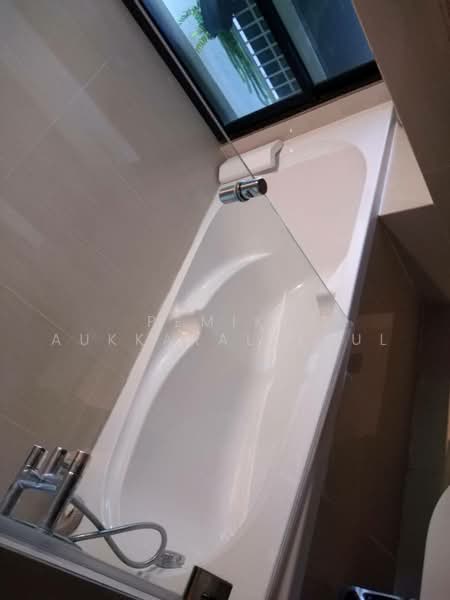 Sathorn Gardens, Bangkok, 39 South Sathorn Road, Thung Maha Mek, Sathon, Bangkok, 2 Bedrooms, 95 sqm, Condo For Sale, by Pemika Aukkaraleekul, 500458478 - DDproperty.com