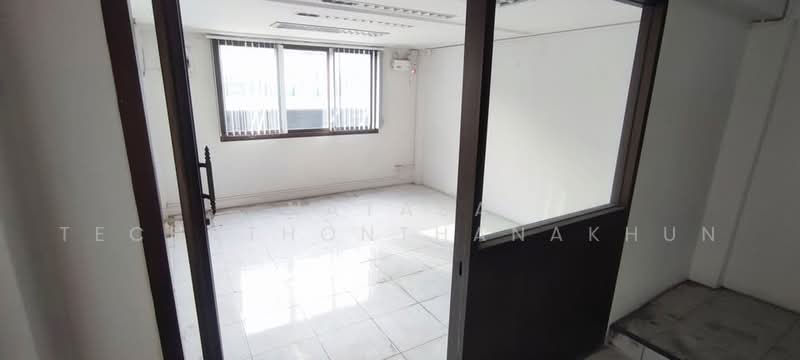4-BR House, Bangkok, Khlong Chan, Bang Kapi, Bangkok, 4 Bedrooms, 220 sqm, Single Detached House For Sale, by Natasa Techathonthanakhun, 500458490 - DDproperty.com