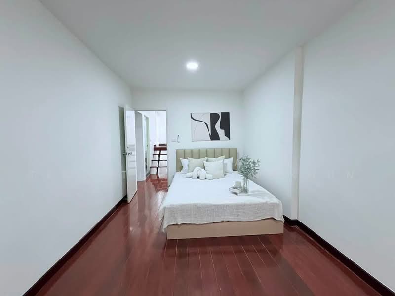 6-BR House, Bangkok, Praborommaharatchawang, Phra Nakhon, Bangkok, 6 Bedrooms, 500 sqm, Single Detached House For Rent, by Kanin Thangpanyawa, 500458511 - DDproperty.com