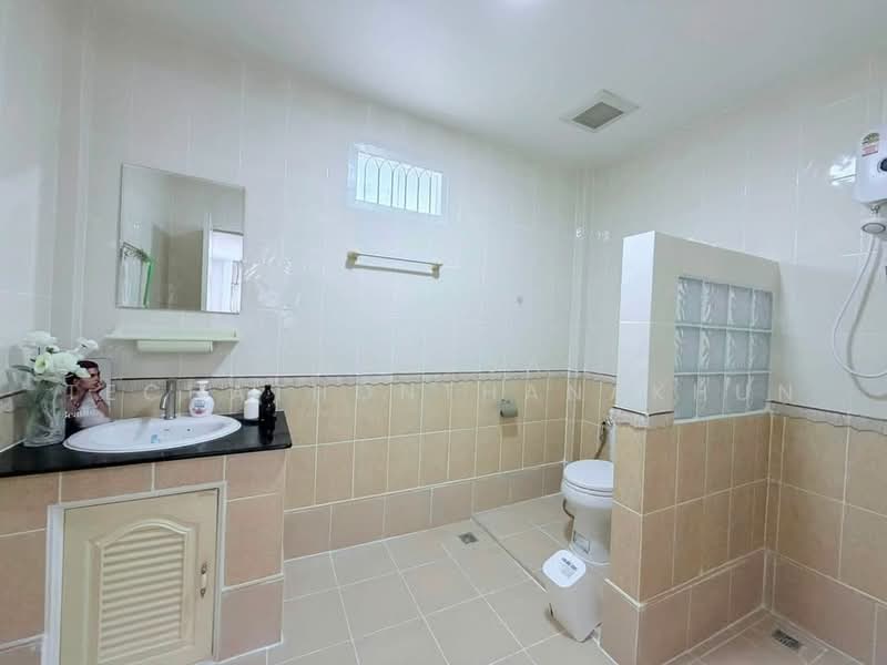 6-BR House, Bangkok, Praborommaharatchawang, Phra Nakhon, Bangkok, 6 Bedrooms, 500 sqm, Single Detached House For Rent, by Kanin Thangpanyawa, 500458511 - DDproperty.com