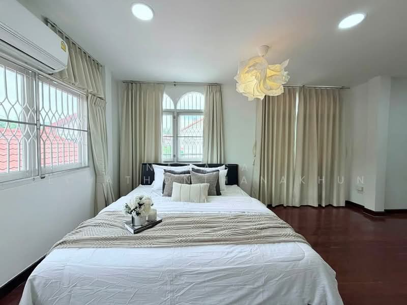 6-BR House, Bangkok, Praborommaharatchawang, Phra Nakhon, Bangkok, 6 Bedrooms, 500 sqm, Single Detached House For Rent, by Kanin Thangpanyawa, 500458511 - DDproperty.com