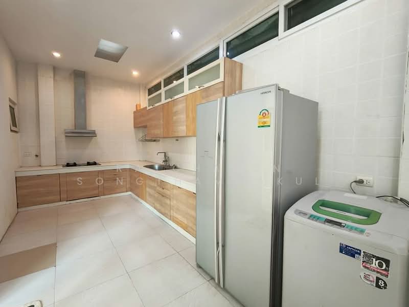 undefined, Bangkok, Bang Chak, Phasi Charoen, Bangkok, 4 Bedrooms, 300 sqm, Townhouse For Rent, by Ratchanon Songthammakul, 500458612 - DDproperty.com