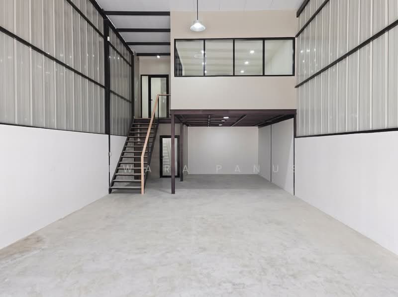 โกดังเลียบด่วนประดิษฐ์มนูธรรม, Bangkok, ประดิษฐ์มนูธรรม, Wang Thonglang, Bangkok, , 130 sqm, Warehouse/Factory For Rent, by Achiwara Panusan, 500458627 - DDproperty.com