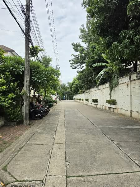Townhome for sale, Park Gallery Prachachuen, 3 stories, 24.4 sq.wah, Soi Ngamwongwan 47, Bangkok, ประชาชื่น, Thung Song Hong, Lak Si, Bangkok, 2 Bedrooms, 180 sqm, Townhouse For Sale, by Fareeda Thaipatan, 500458648 - DDproperty.com