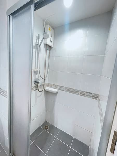 Lumpini Park Rama 9-Ratchada, Bangkok, 888 Chaturathit Road, Bang Kapi, Huai Khwang, Bangkok, 1 Bedroom, 30 sqm, Condo For Sale, by Ratchanon Songthammakul, 500458650 - DDproperty.com