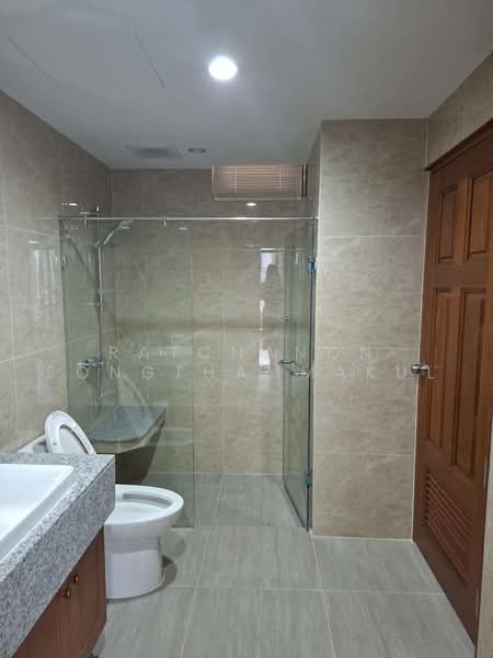 Ruamsuk Condominium : ร่วมสุข คอนโดมิเนียม, กรุงเทพ, 12 ซอยอรรถวี, คลองตัน, คลองเตย, กรุงเทพ, 330 ตร.ม., คอนโด ให้เช่า, โดย Ratchanon Songthammakul, 500458663 - DDproperty.com