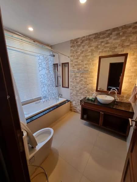 Grand Ville House 1, Bangkok, 36 Soi Sukhumvit 24, Khong Tan, Khlong Toei, Bangkok, 1 Bedroom, 608 sqm, Condo For Rent, by Praveen Peter, 500458727 - DDproperty.com