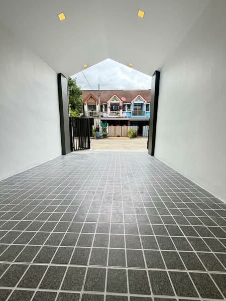Poonsinh Thani 3, Bangkok, Rat Phatthana Road, Khlong Song Ton Nun, Lat Krabang, Bangkok, 2 Bedrooms, 80 sqm, Townhouse For Sale, by นภัสศรณ์ วงศ์สินไทยกร (นันท์), 500458745 - DDproperty.com
