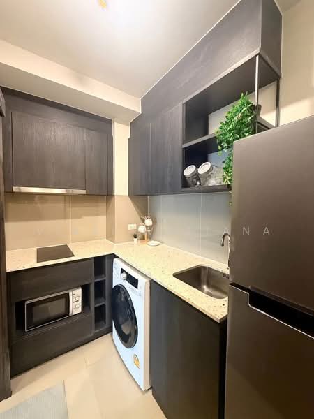 XT Huaikhwang, Bangkok, 244 Ratchadaphisek Road, Huai Khwang, Bangkok, 1 Bedroom, 35 sqm, Condo For Rent, by Vinai Wattana, 500458756 - DDproperty.com