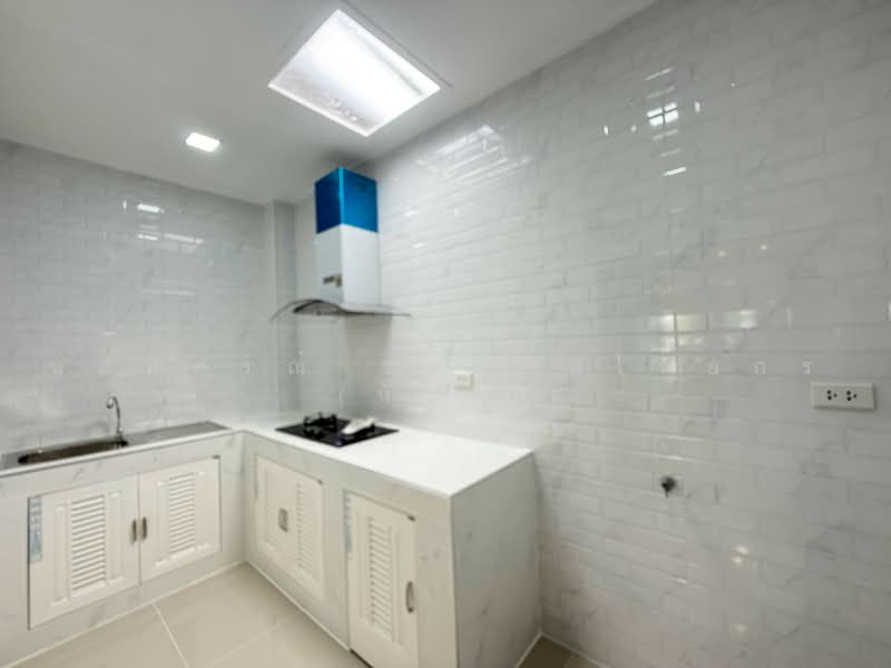 K.C. Ramintra 5, Bangkok, Phraya Suren Road, Sam Wa Tawan Tok, Khlong Sam Wa, Bangkok, 2 Bedrooms, 80 sqm, Townhouse For Sale, by นภัสศรณ์ วงศ์สินไทยกร (นันท์), 500458771 - DDproperty.com