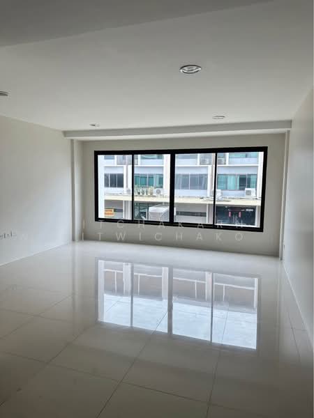 Silk Suksawat, Bangkok, 235/1 Suksawat Road, Rat Burana, Bangkok, 4 Bedrooms, 382 sqm, Townhouse For Rent, by Nitchakarn Wanitwichakornkit, 500458877 - DDproperty.com